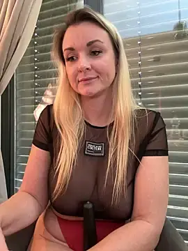 Stripchat Live Sex Cam of Bella-Tight