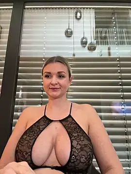 Stripchat Adult Webcam of Bella-Tight