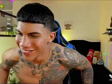 Stripchat Free Porn Cam of Damian_latinxxx