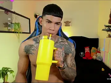 Stripchat Live Sex Cam of Damian_latinxxx