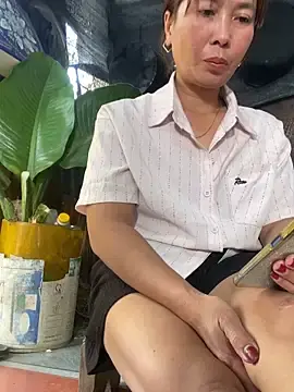 Stripchat Watch Live Sex Cams of Linaannn