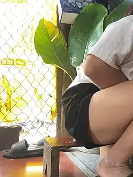 Stripchat Live Sex Cam of Linaannn