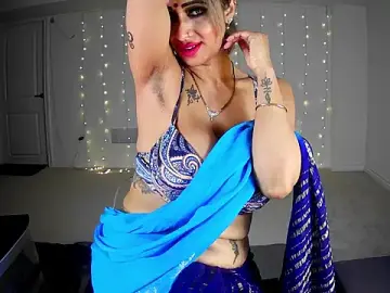 Stripchat Sex Cam of Ravishing_Roma