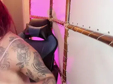 Stripchat Live Sex of Scarbadgirl_