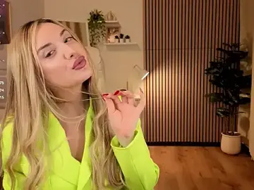 Stripchat Nude Webcam of _Mi1a_