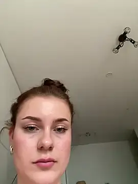 Stripchat Live Sex Cam of MaribelRiver