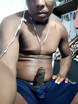 Stripchat Free Porn Cam of hugo3918_