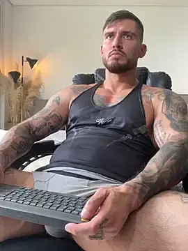 Stripchat Free Live Porn of DimitriSullivan_