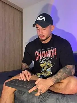 Stripchat Live Sex Cam of DimitriSullivan_