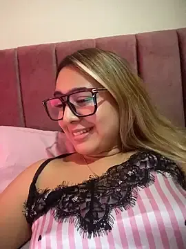 Stripchat Best live sex cam show of Miabonnett_