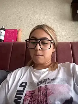 Stripchat Adult Video Chat of Miabonnett_