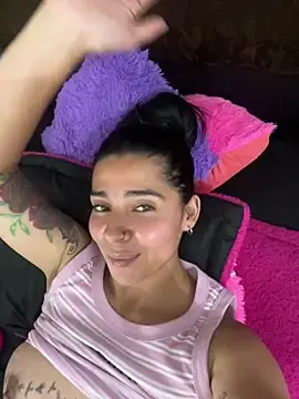 Stripchat Free Porn Cam of Meganmilk1