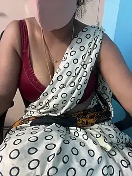 Stripchat Nude Webcam of monal_95