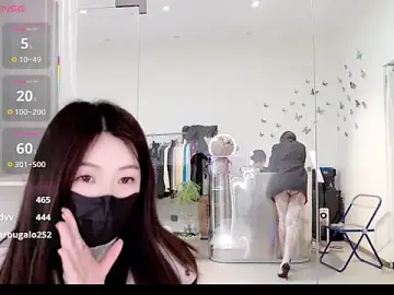 Stripchat Free Porn Cam of yangyang-777