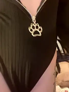 Stripchat Live Sex Cam of dreamteemergirl