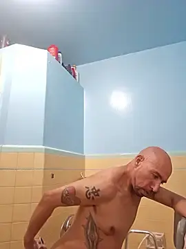 Stripchat Free Live Porn of nakedtony81