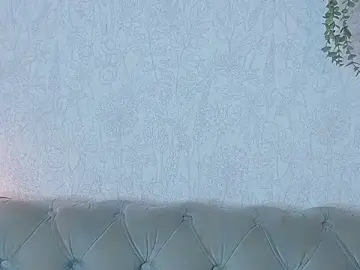 Stripchat Sex Cam of Cloee_Rainbow1