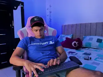 Stripchat Adult Webcam of Adrian_Prime_