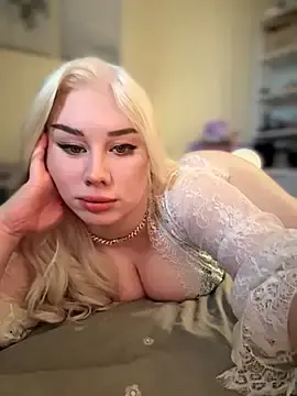 Stripchat Live Porn of LaraHollywood