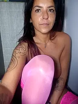 Stripchat Nude Webcam of allyson22andy