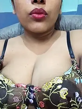 Stripchat Nude Webcam of sexyindi_couple