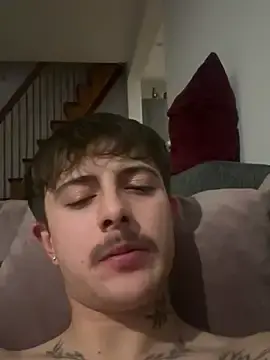 Stripchat Live Sex Cam of Jason_offizell