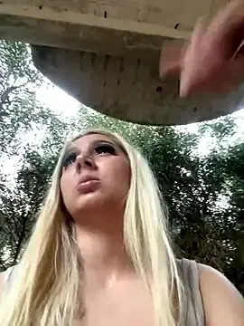 Stripchat Live Porn of hotamanda01