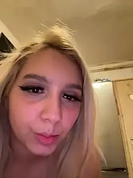 Stripchat Sex Cam of hotamanda01