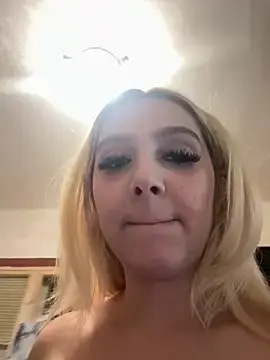 Stripchat Free Live Porn of hotamanda01