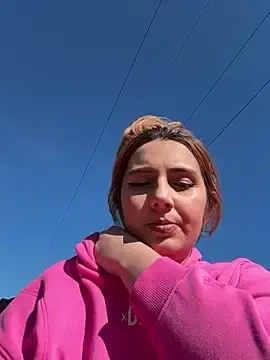 Stripchat Sex Cam of hotamanda01