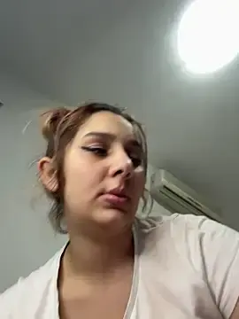 Stripchat Free Live Porn of hotamanda01