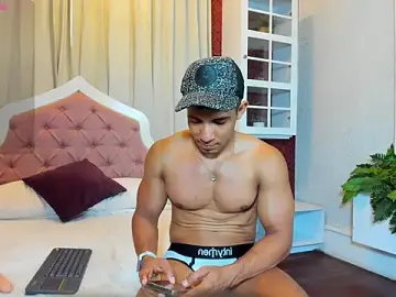 Stripchat Free Porn Cam of IAN_KNOX