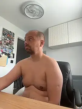 Stripchat Best live sex cam show of NakedAndrewHot