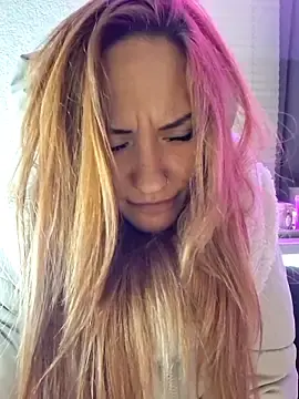 Stripchat Sex Cam of SlimBellaa