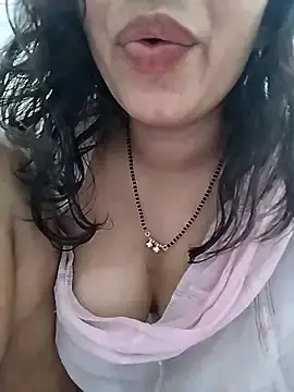 Stripchat Free Porn Cam of KAJALBHABHI_