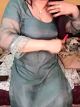 Stripchat Sex Cam of PRIYA_22