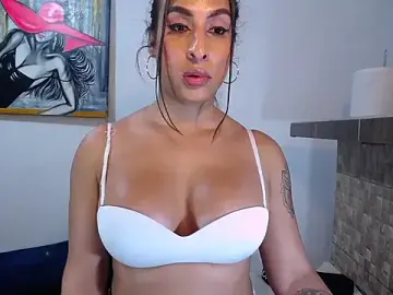 Stripchat Sex Cam of RinnaMoys