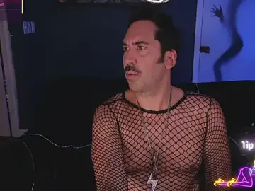 Stripchat Adult Webcam of mistermikey24