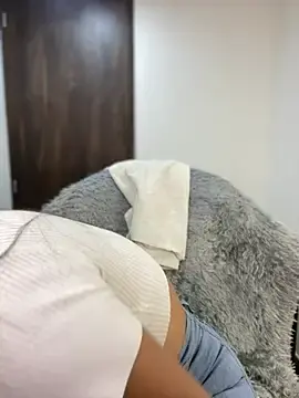 Stripchat Free Porn Cam of MiaJones21