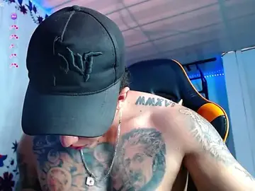 Stripchat Adult Webcams of Adam_Hudsond