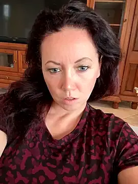 Stripchat Watch Live Sex Cams of BarbieKarly