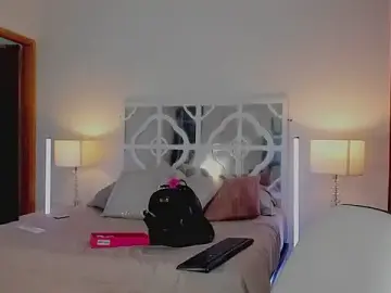 Stripchat Live Sex Cam of MikaelaStone