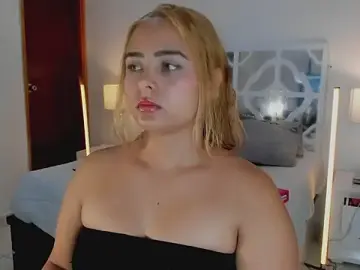 Stripchat Free Porn Cam of MikaelaStone