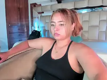 Stripchat Nude Webcam of MikaelaStone