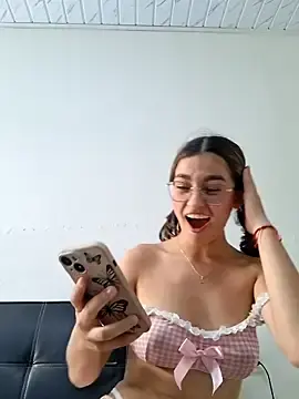 Stripchat Adult Webcam of Ary-18