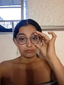 Stripchat Live Porn of Ary-18