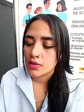 Stripchat Free Porn Cam of MAYE__13