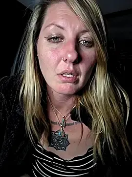 Stripchat Adult Video Chat of SheIsSomething