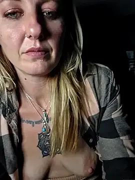 Stripchat Best Webcam of SheIsSomething