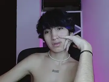 Stripchat Free Porn Cam of littlextreme